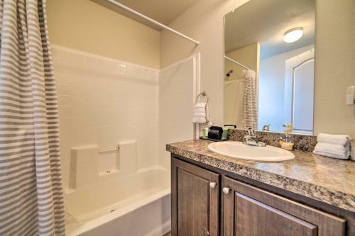 Inviting Cabin Half-mi From Downtown Victor!