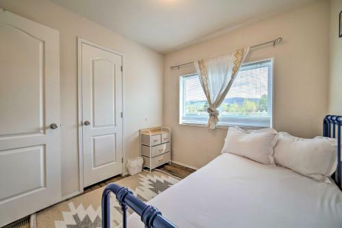 Inviting Cabin Half-mi From Downtown Victor!