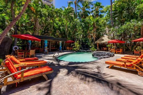 The Bamboo Oasis At Bamboo Waikiki #307