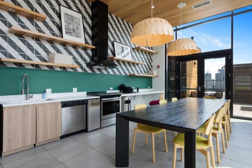 The New Best Apartment @rush & Division 2/2 By C9
