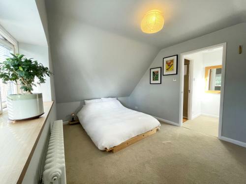 Three Lions Mews Cottage Nr Bradford On Avon, Holt