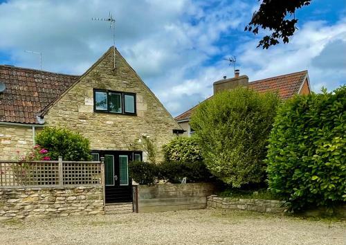 Three Lions Mews Cottage Nr Bradford On Avon, Holt
