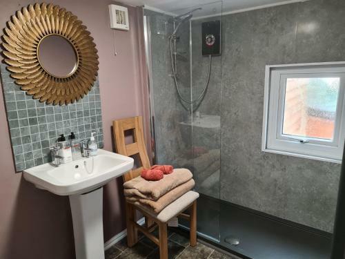Rowan Tree Lodge With Hot Tub