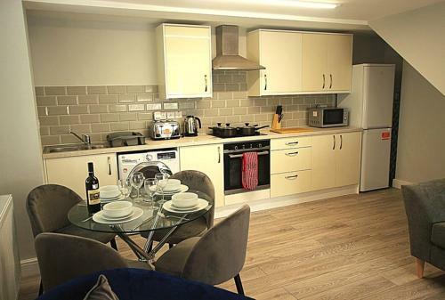Two Bedroom Holiday Home With Parking