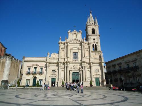 Hostal Al Centro Di Acireale B&B