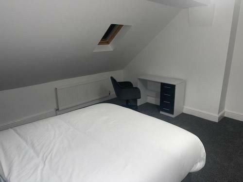 Apartamento New Luxurious Modern 5 Bedroom House (9 Guests+)