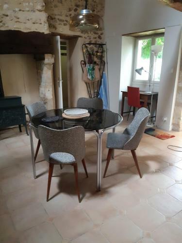 Petite Ferme En Pierre Restaur�e Pr�s De P�rigueux