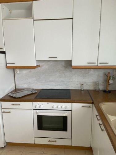 Lovely Apartment In Volos Next To The Beach Alikes