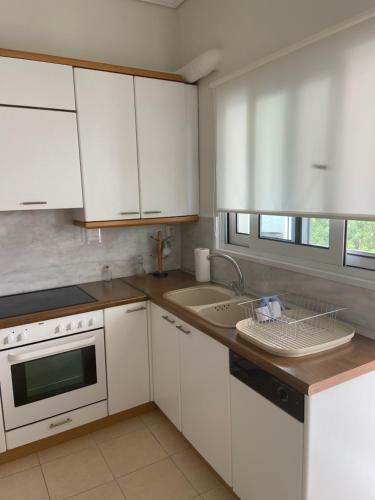 Lovely Apartment In Volos Next To The Beach Alikes