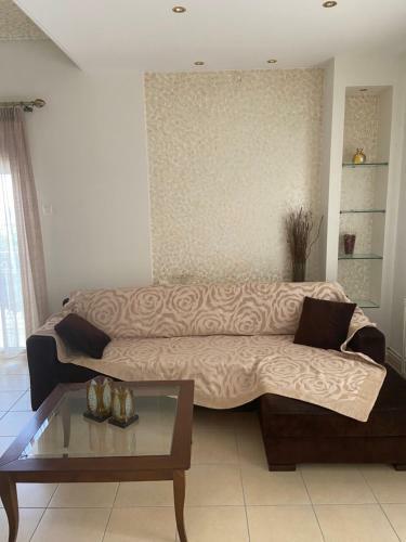 Lovely Apartment In Volos Next To The Beach Alikes