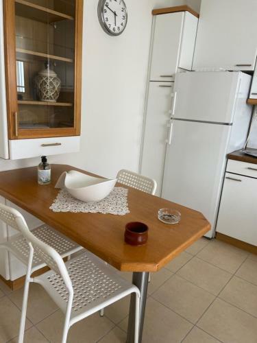 Lovely Apartment In Volos Next To The Beach Alikes