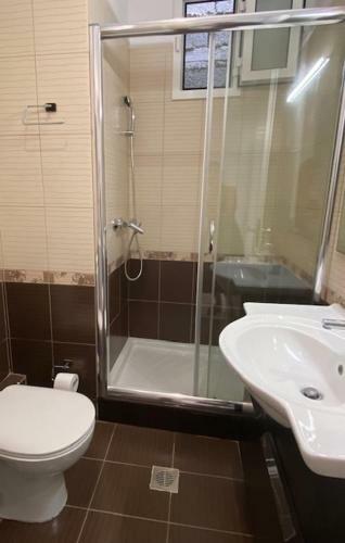 Lovely Apartment In Volos Next To The Beach Alikes