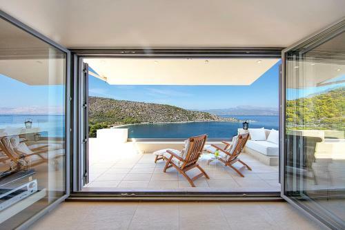 Crystal View Villa By Unique Villas Collection