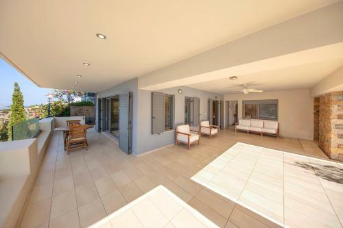 Crystal View Villa By Unique Villas Collection