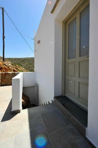 Droufakos? Home, Lux Seafront Apartment W. View
