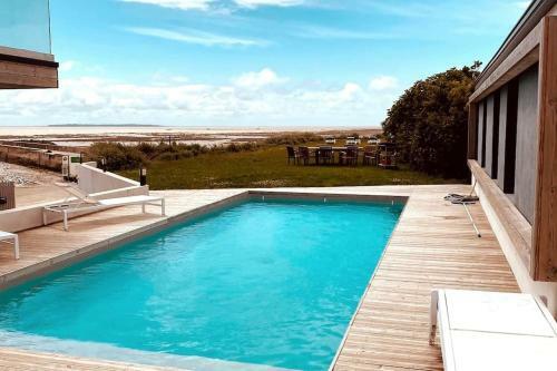 Villa Piscine Vue Mer Et Acc�s Plage De Chatelaillon