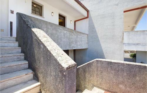 Beautiful Apartment In Cassano Allo Jonio With