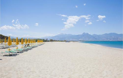 Beautiful Apartment In Cassano Allo Jonio With