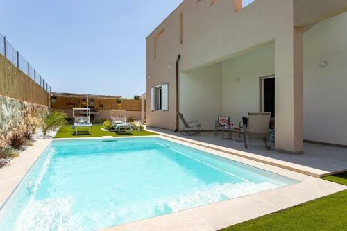 Villa Shamsi - Pool And Beach At 70mt