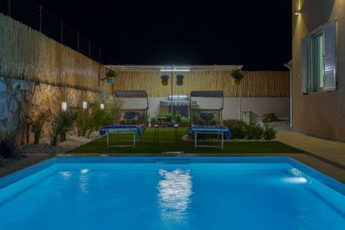 Villa Shamsi - Pool And Beach At 70mt