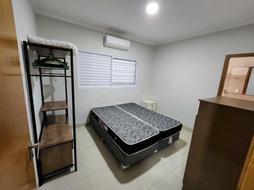 Casa 3 Dorm. 1 Suite Gar
