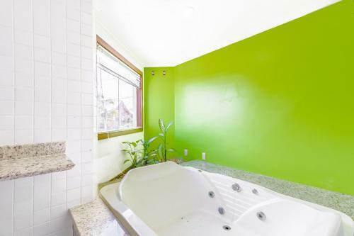 Gb68 - �tima Casa 4 Quartos Com Piscina E Churrasqueira