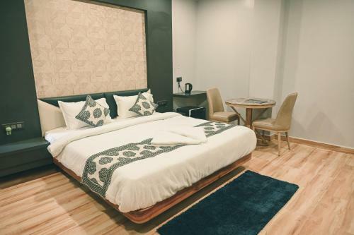 Hotel Empire Regency