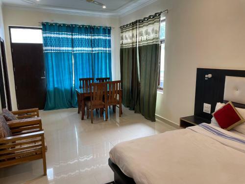 Rakus Place Hotel
