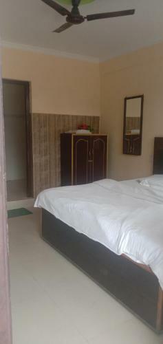 Hotel Coolstays, Budget Block