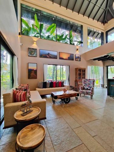 Villa Saffronstays Kimaya