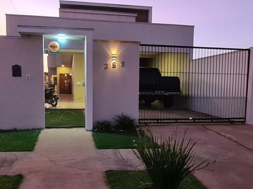Casa Confort�vel , 3 Su�tes, Climatizada