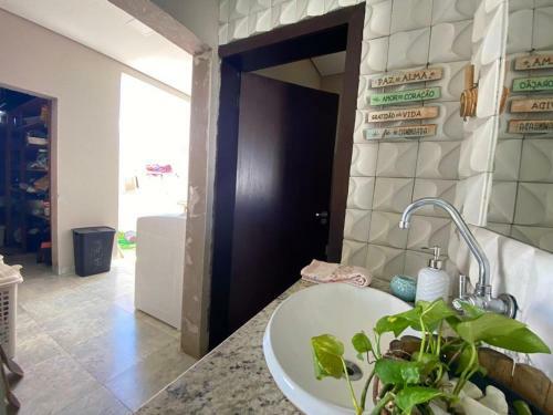 Casa Confort�vel , 3 Su�tes, Climatizada