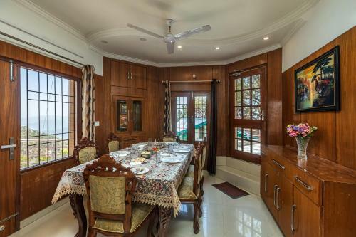 Villa Saffronstays Grandview Haven, Barog
