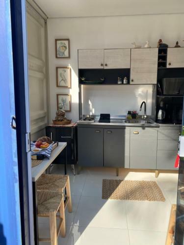 Charmoso Studio Container P� Na Areia