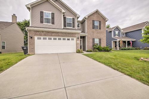 Quiet Greenwood Home About 16 Mi To Indianapolis!