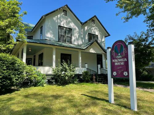 Olde Magnolia House