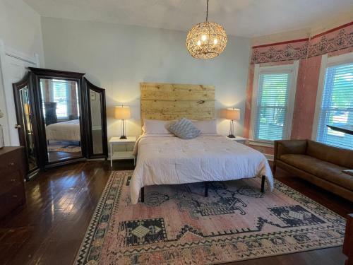 Olde Magnolia House