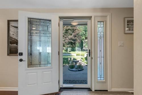 Beautiful Home With Private Hot Tub Close To Everything Residence