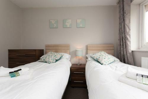 Apartamento Comfortable Contractor House Gatwick: Sleeps 6+
