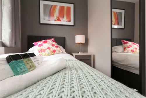 Apartamento Comfortable Contractor House Gatwick: Sleeps 6+