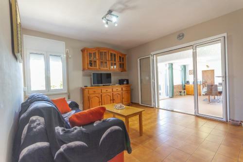 Casa Familiar Con Amplio Jard�n Av 3 Calas