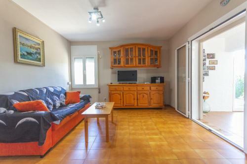 Casa Familiar Con Amplio Jard�n Av 3 Calas