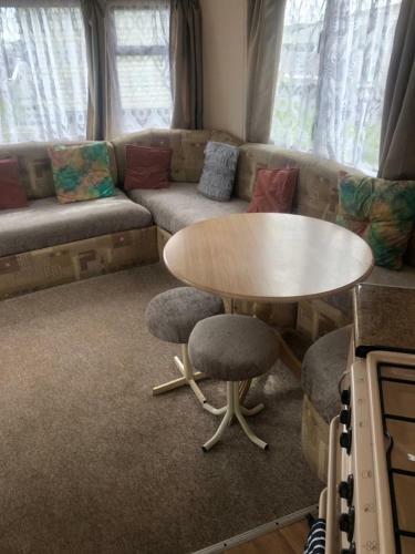 Apartamento A4 The Chase 6 Berth Pet Friendly Caravan With Decking