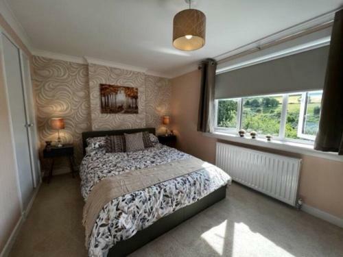 Stunning 2 Bedroom House With Garden