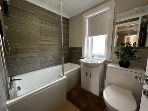 Stunning 2 Bedroom House With Garden