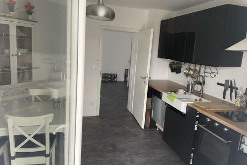 Id 7024 - Private Apartment