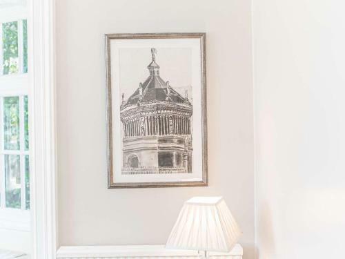Pass The Keys Spacious Period Five Bed, Four Bath With Parking