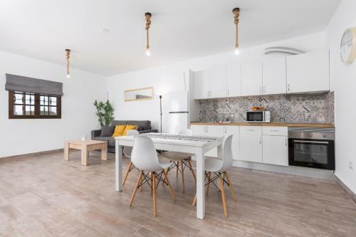 Home2book Charming Casa Pap�, Bbq & Terrace