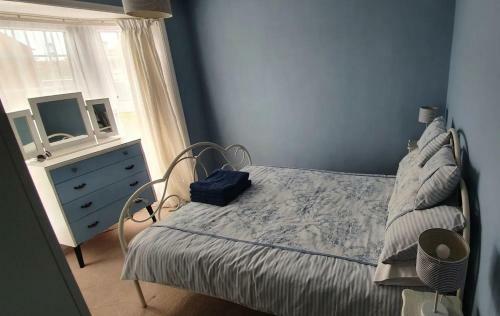 Beautiful 1 Bedroom Cottage With Courtyard.