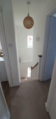 Beautiful 1 Bedroom Cottage With Courtyard.